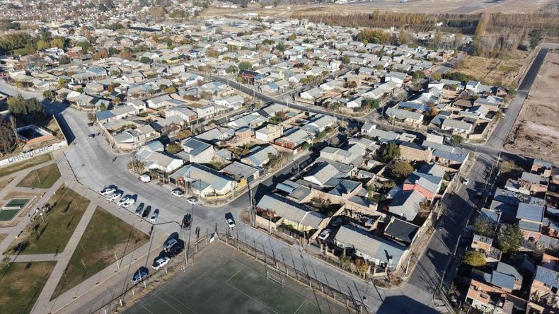 Gaido anunció la nueva etapa de asfalto en Círculo Policial: cuándo estará finalizado el 100% | LM Neuquen Gaido anunció la nueva etapa de asfalto en Círculo Policial: cuándo estará finalizado el 100%