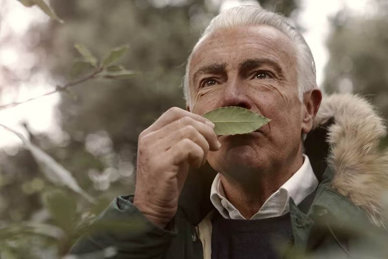 Investigadores comprobaron que el olor a viejo es causado por una molécula llamada 2-nonenal.