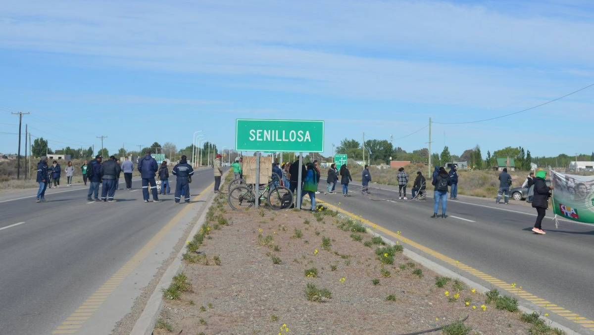 Corte de ruta de ATE en Senillosa. Foto: Seniweb.