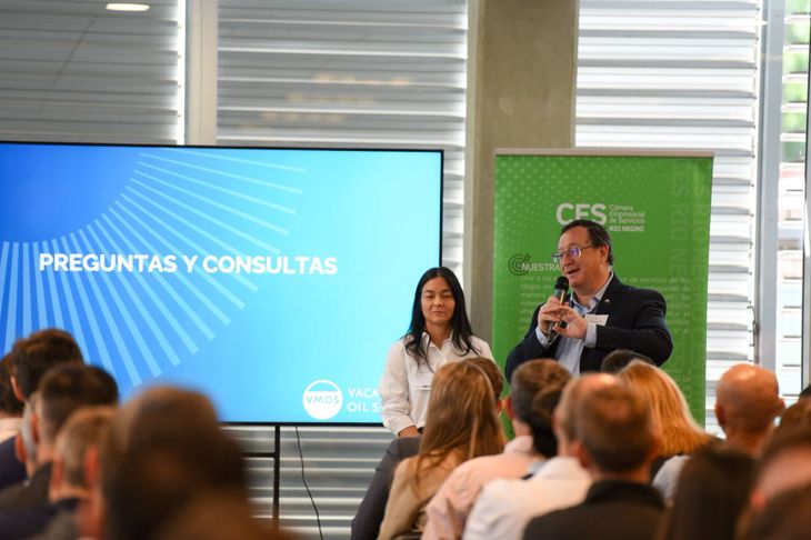 Gustavo Chaab y Lucía Griffi en charla: Avances del Oleoducto Vaca Muerta Sur para proveedores locales en Río Negro. Gustavo Chaab y Lucía Griffi en charla: Avances del Oleoducto Vaca Muerta Sur para proveedores locales en Río Negro.