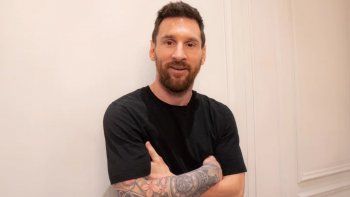 lionel messi y un mano a mano sobre su futuro en la seleccion lionel messi y un mano a mano sobre su futuro en la seleccion