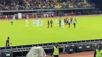 nino venezolano se abrazo con messi nino venezolano se abrazo con messi