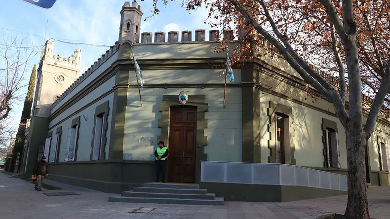 Me considero despedido, echaron a un estatal neuquino que faltó al trabajo y justificó su decisión | LM Neuquen Me considero despedido, echaron a un estatal neuquino que faltó al trabajo y justificó su decisión