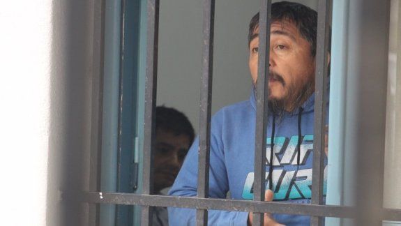 El abusador que mantuvo a su abogado de rehén seguirá detenido