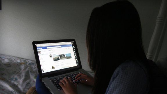 La víctima utilizó la tecnología, su belleza y la ingenuidad del delincuente.