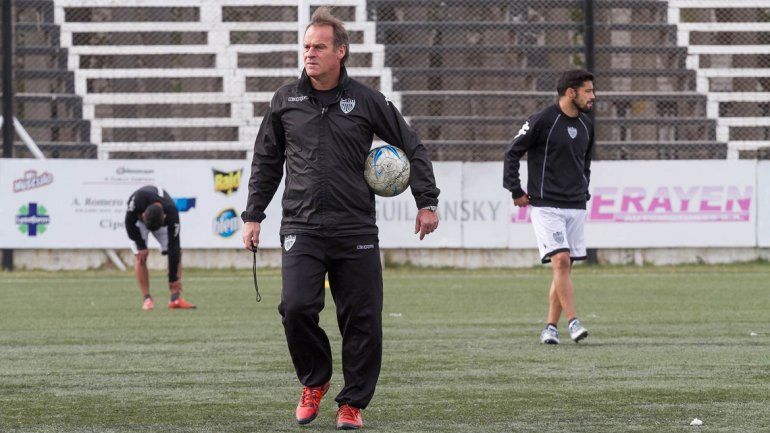 Con Homann nuevamente en el banco