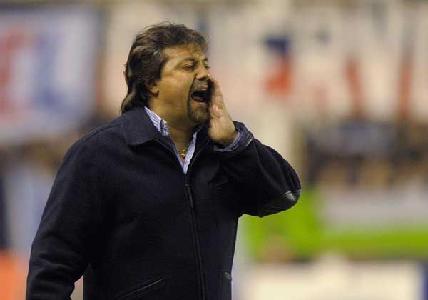 Caruso Lombardi probó al kinesiólogo como volante