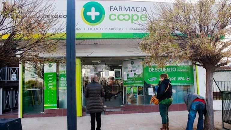 Por un caso positivo, está cerrada la farmacia de la Coope