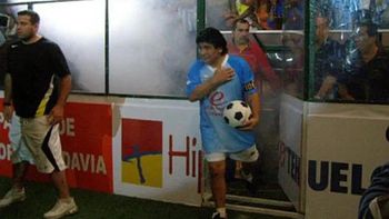 Maradona en Comodoro Rivadavia en 2007. Maradona en Comodoro Rivadavia en 2007.