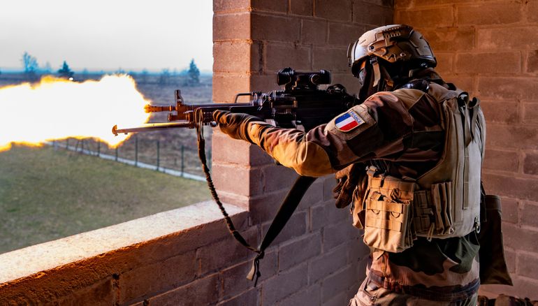 Un soldado francés en los ejercicios de la OTAN. Un soldado francés en los ejercicios de la OTAN.