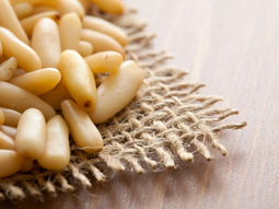 Los piñones aportan gran cantidad de nutrientes, como vitaminas, minerales y grasas saludables para el corazón. Foto: gentileza Los piñones aportan gran cantidad de nutrientes, como vitaminas, minerales y grasas saludables para el corazón. Foto: gentileza