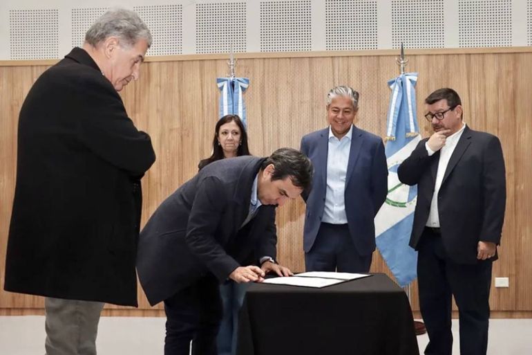 Tres entidades de la Fecene aportaron a las becas Gregorio Álvarez