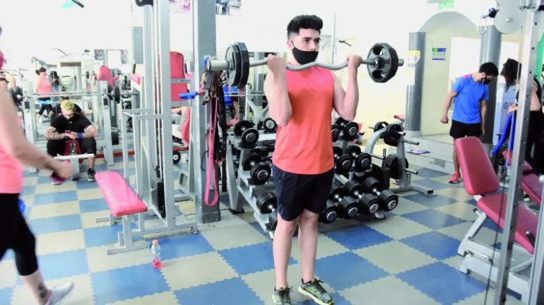 Los gimnasios vuelven con estrictos protocolos y actividades individuales.
