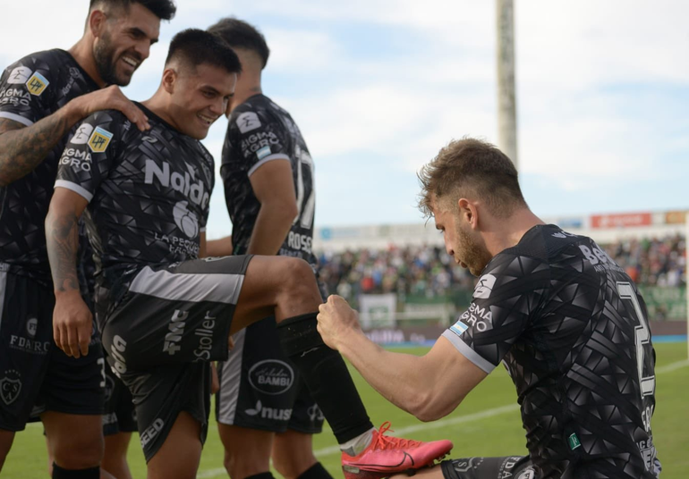 Con un bombazo, Sarmiento se metió en el top 4: ¿El mejor gol de la fecha?