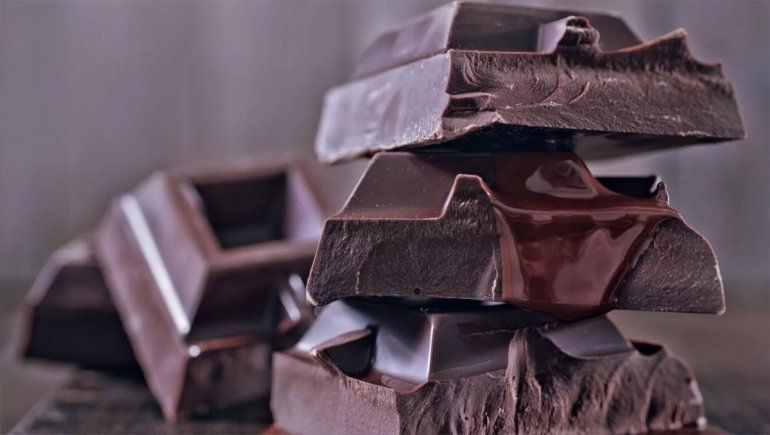 La ANMAT prohibió la venta de un chocolate y alimentos al escabeche