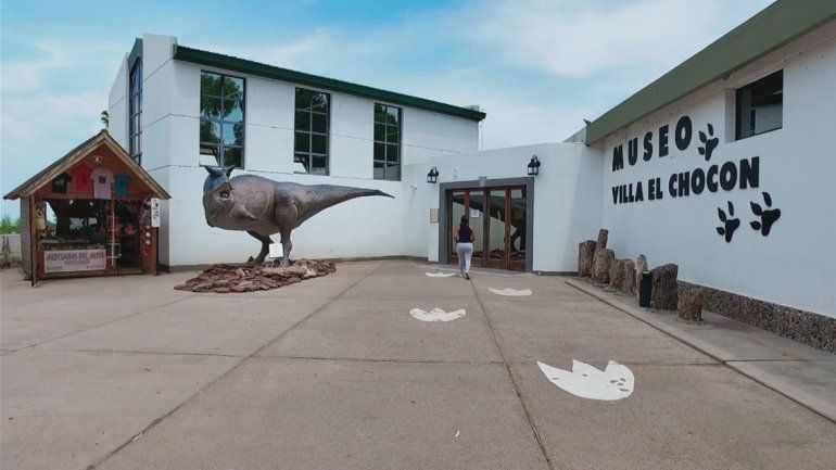 Villa El Chocón apuesta al turismo de dinosaurios