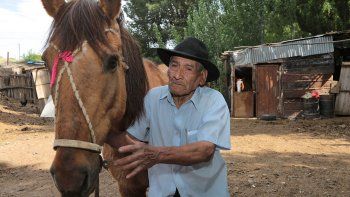 p10-f01-roberto-cardenas-gaucho.jpg