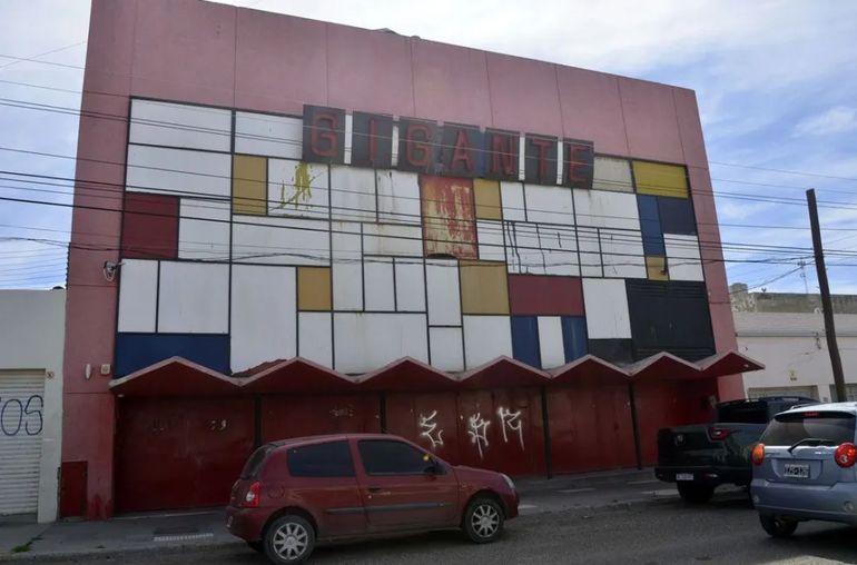 Gigante durante el cierre de la cuarentena por la pandemia de coronavirus, cuando tabmién hubo rumores de cierre. Gigante durante el cierre de la cuarentena por la pandemia de coronavirus, cuando tabmién hubo rumores de cierre.