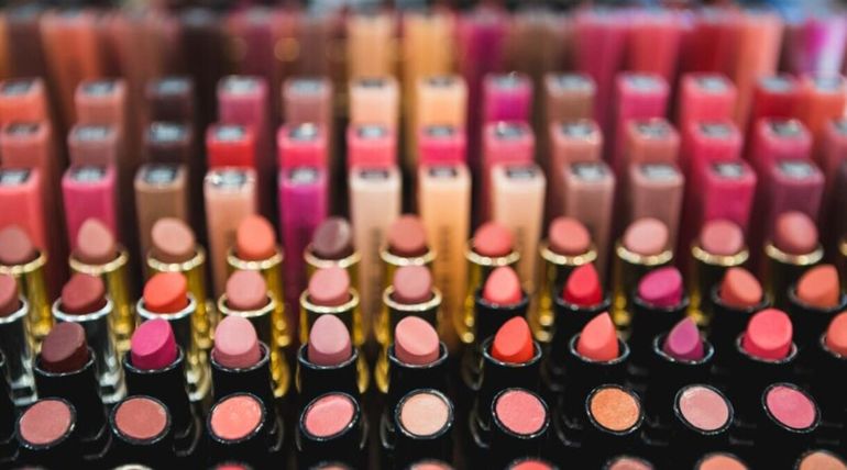 Miles de cosméticos, cremas y perfumes baratos: ARCA subasta más de 4.500 productos