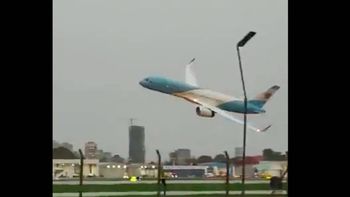 polemica por el aterrizaje del avion presidencial: ¿responsabilidad militar o civil? polemica por el aterrizaje del avion presidencial: ¿responsabilidad militar o civil?