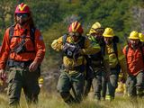 Tarea titánica de los brigadistas  por el incendio en Valle Magdalena