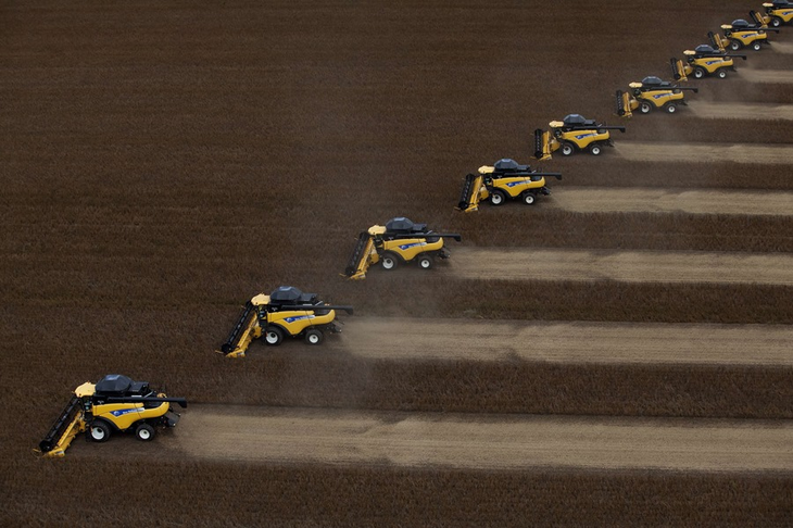 Máquinas realizan la cosecha de soja en Correntina, en el Estado de Bahía. Foto: EFEAGRO. Máquinas realizan la cosecha de soja en Correntina, en el Estado de Bahía. Foto: EFEAGRO.