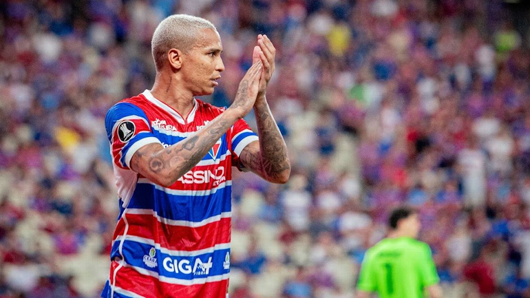 El alocado festejo de Deyverson con Martín Palermo en el Brasileirao que se volvió viral