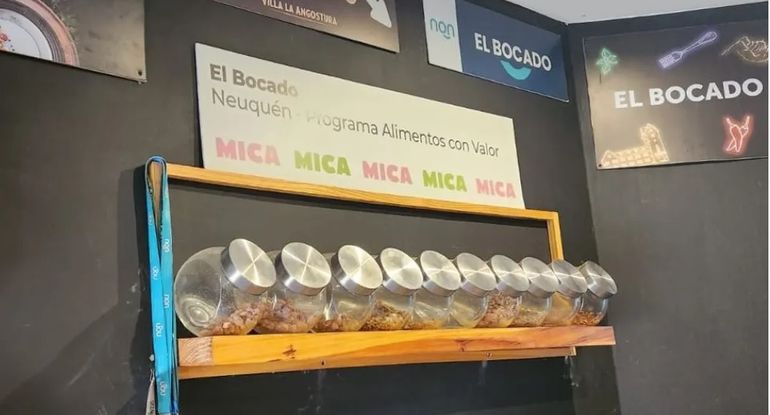 Garrapiñadas de frutos secos, el éxito de El Bocado, de Villa La Angostura. Garrapiñadas de frutos secos, el éxito de El Bocado, de Villa La Angostura.