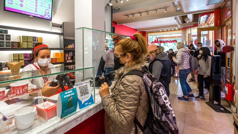 Semana Santa: ¿Cuánto cuesta traer chocolates de la cordillera?