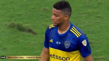 Frank Fabra se fue expulsado. Frank Fabra se fue expulsado.