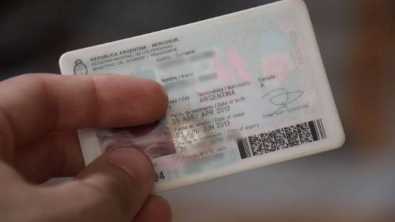 Renaper está a cargo de realizar los cambios en los DNI y los pasaportes.