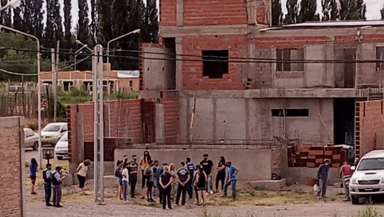 Vecinos de Confluencia Rural denuncian agresiones de los hijos de una pastora