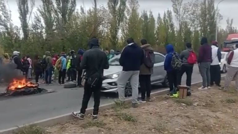 En medio del caos, conductor fuera de sus cabales atropelló a trabajadores de Pollolín