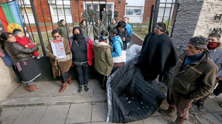 Ayer la comunidad repudió la presencia de gendarmes en su territorio.
