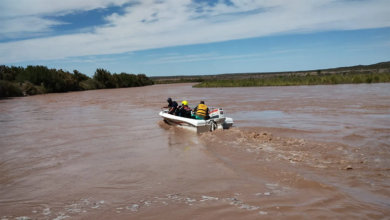 Encuentran muerto a un nene que había sido arrastrado por el río Colorado