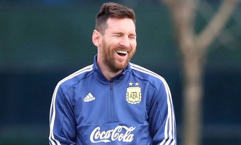 Club neuquino rompe el chanchito y le ofrece chivitos a Messi