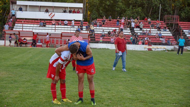 A buscar club o trabajar de otra cosa, el drama del Rojo