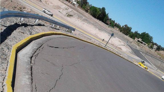 Alta Barda: denuncian que el flamante acceso está roto