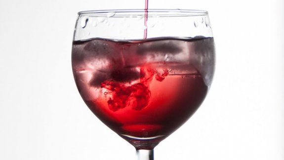 Tintos en verano: cómo se tienen que beber fríos