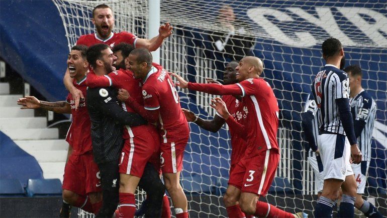 A lo Bossio, el golazo del arquero Alisson que hizo delirar al Liverpool