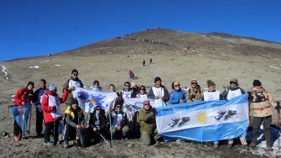 Subirán el volcán Copahue para recordar a los héroes de Malvinas