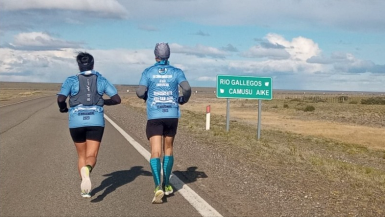 Cada dupla correrá 44 kilómetros por la ruta 40, uno por cada tripulante del ARA San Juan fallecido. Cada dupla correrá 44 kilómetros por la ruta 40, uno por cada tripulante del ARA San Juan fallecido. 