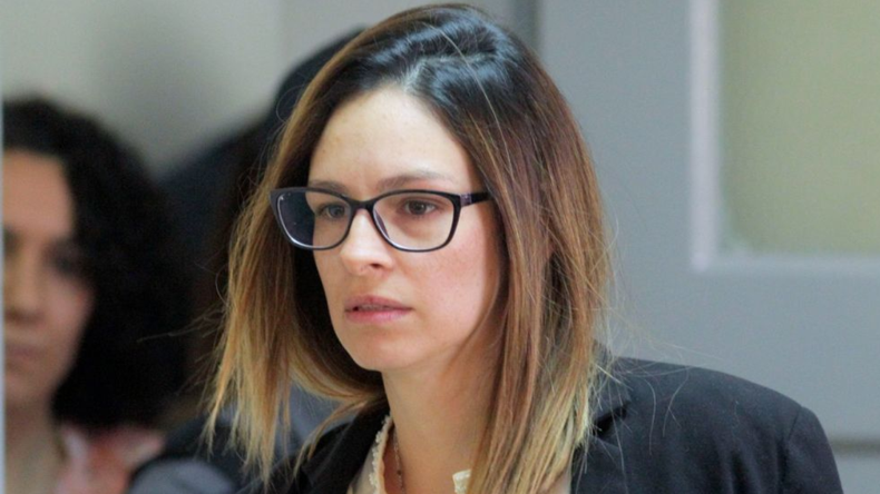 Ocho años atrás atropelló y mató a su novio, ahora está presa por golpear a su marido. | LM Neuquen Ocho años atrás atropelló y mató a su novio, ahora está presa por golpear a su marido.
