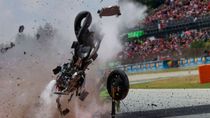 impactante accidente y milagro en el motogp: un famoso piloto volo por el aire tras un despiste impactante accidente y milagro en el motogp: un famoso piloto volo por el aire tras un despiste