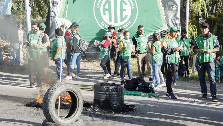 ATE Río Negro vuelve a cortar los puentes carreteros 