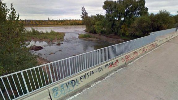 Misterio. El joven que quiso salvar a sus mascotas se tiró desde el puente.