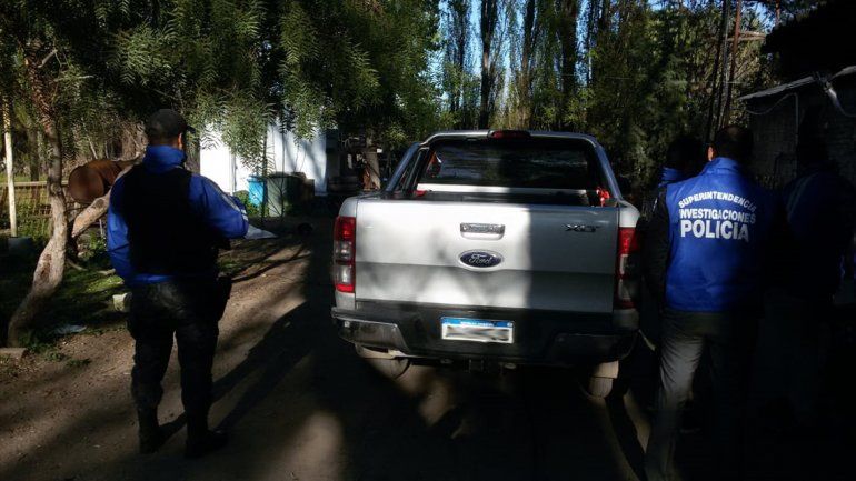 La Policía allanó en Centenario