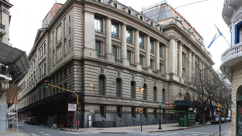 Egresaron con una grave denuncia contra directivos del Colegio Nacional