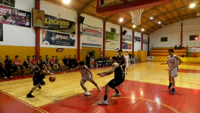 En el Pre Federal de básquet, Centro Español logró dos victorias importantes. Foto: gentileza Leo Sánchez/Cipo Pasión En el Pre Federal de básquet, Centro Español logró dos victorias importantes. Foto: gentileza Leo Sánchez/Cipo Pasión
