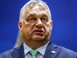 Desde el 2010 se encontraba frente al parlamento húngaro. Desde el 2010 se encontraba frente al parlamento húngaro.